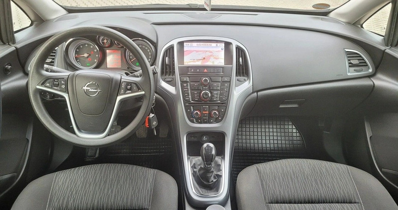 Opel Astra cena 26990 przebieg: 260000, rok produkcji 2014 z Brzesko małe 742